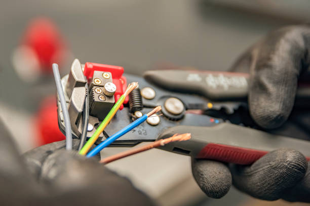 Best Emergency Electrical Repair  in Hoquiam, WA